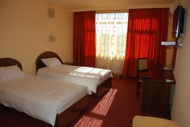 Hotel Coliseum Calafat Room photo